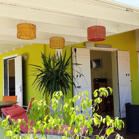 Mini-Villa Entre Montagne Et Mer Goyave Bagian luar foto